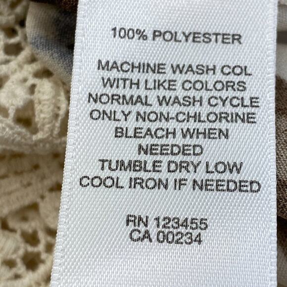 Design Lab Floral Romper Cream Blue Size L Shorts Lace V Neck Half Sleeve - Picture 9 of 10